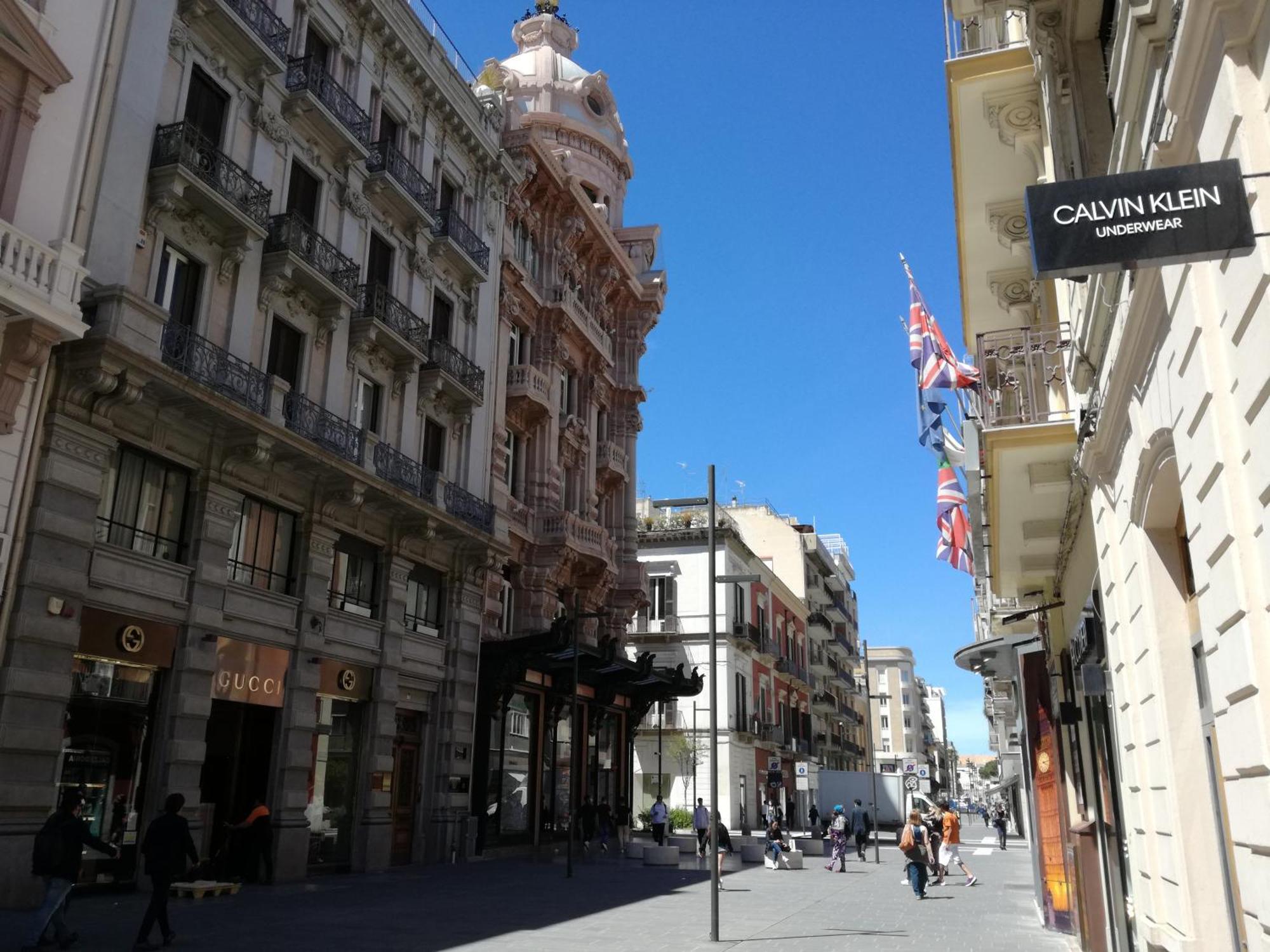 Cosmopolitan-Bari Bed & Breakfast Bagian luar foto
